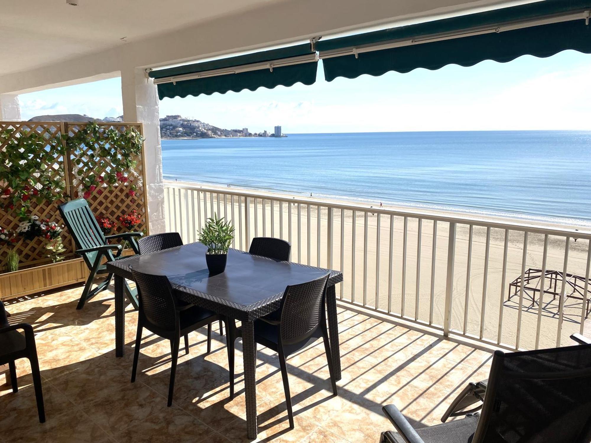 Beachfront And Renovated Apartment Cullera Exterior photo